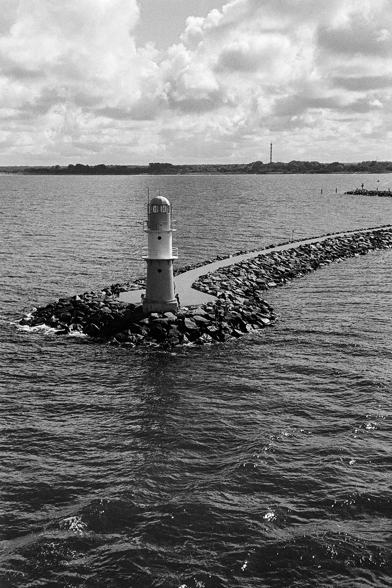 Langeland Series 01 RevueSC4 IlfordHP5plus D76 Can 005