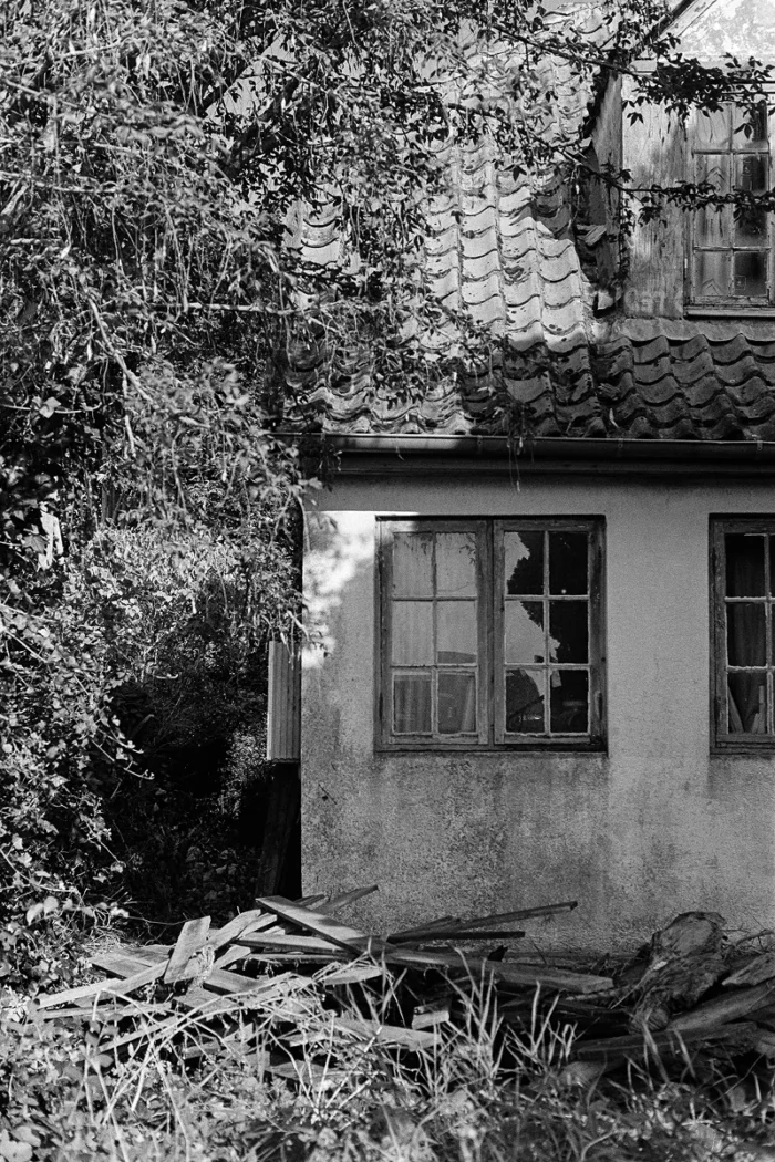 Langeland Series 02 RevueSC4 IlfordHP5plus D76 Can 006