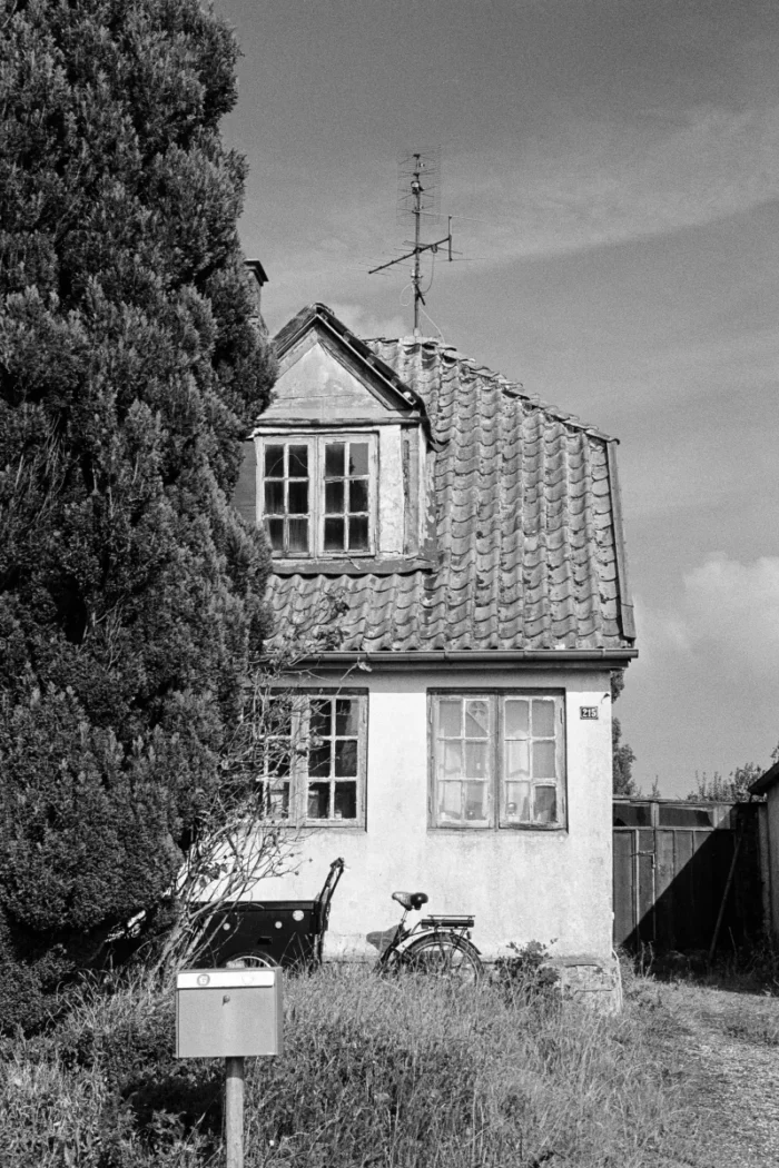 Langeland Series 02 RevueSC4 IlfordHP5plus D76 Can 006