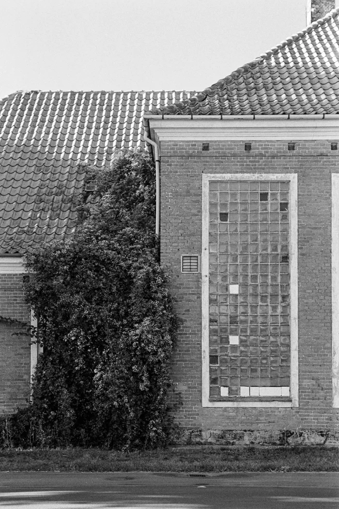 Langeland Series 02 RevueSC4 IlfordHP5plus D76 Can 006