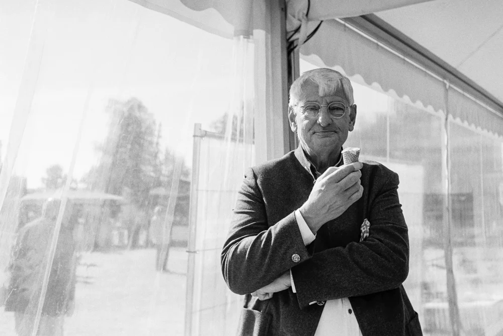 Schwerin Exa1b IlfordFP4plus D76 Can 004