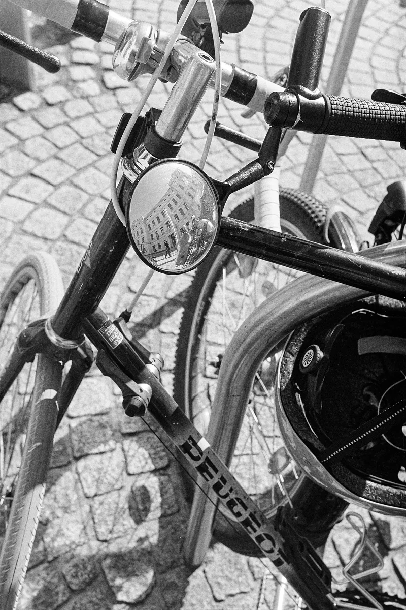 Schwerin Exa1b IlfordFP4plus D76 Can 004