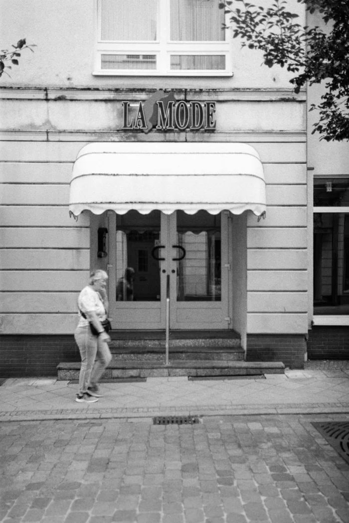 Schwerin Exa1b Kentmere100 Adonal